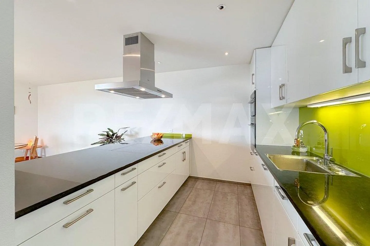 Modernes Apartment mit atemberaubender Aussicht - Foto 11 von 13