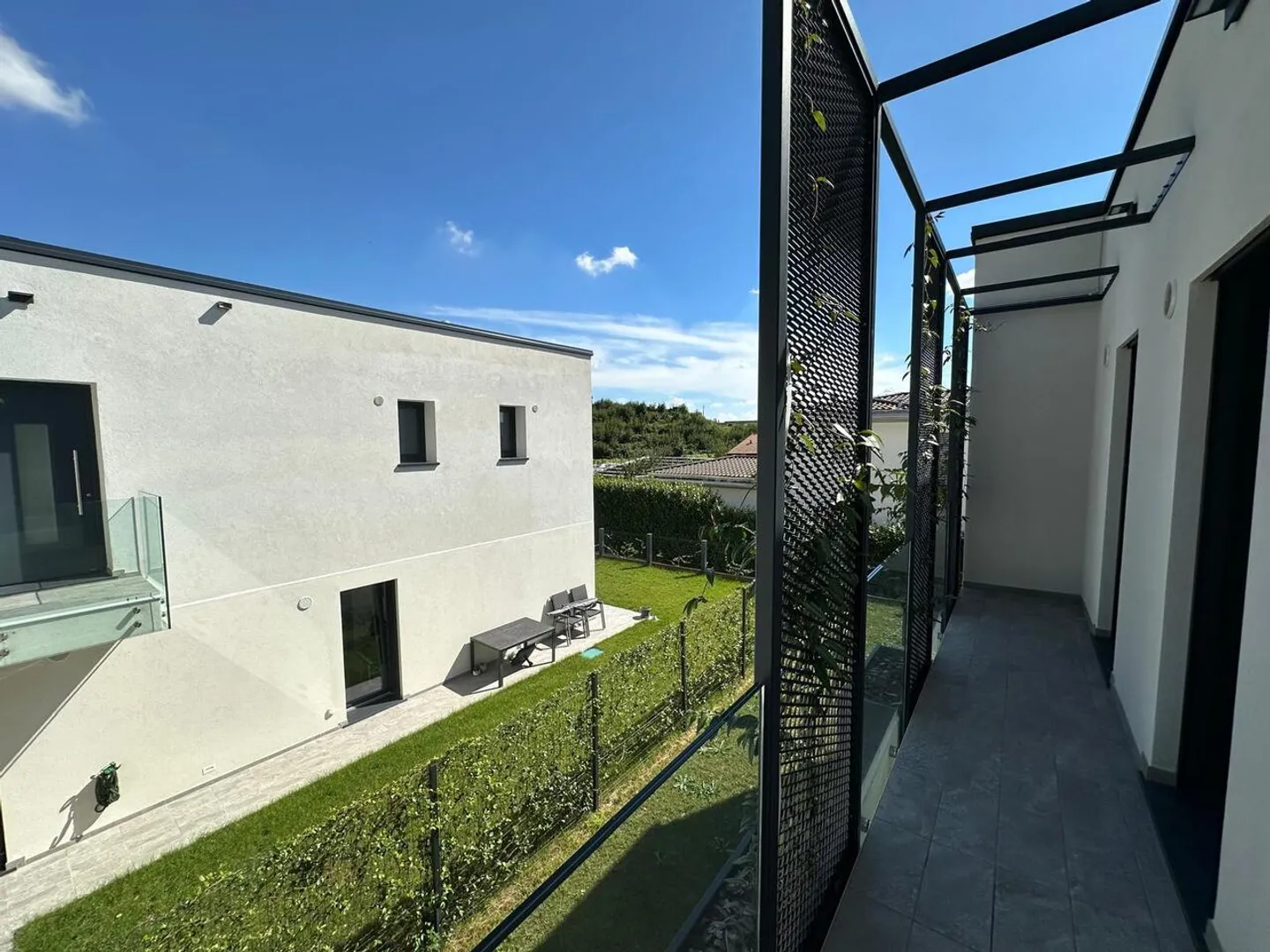 NEUE WOHNUNG IN EINEM ZWEIFAMILIENHAUS - VILLA 2 - Foto 3 von 11