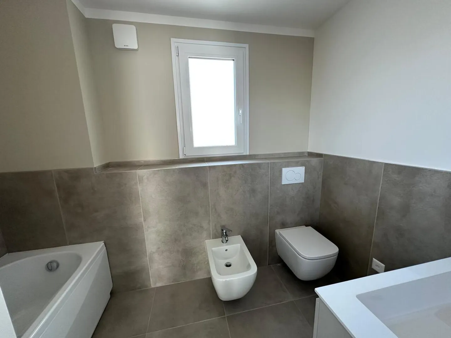 NEUE WOHNUNG IN EINEM ZWEIFAMILIENHAUS - VILLA 2 - Foto 9 von 11