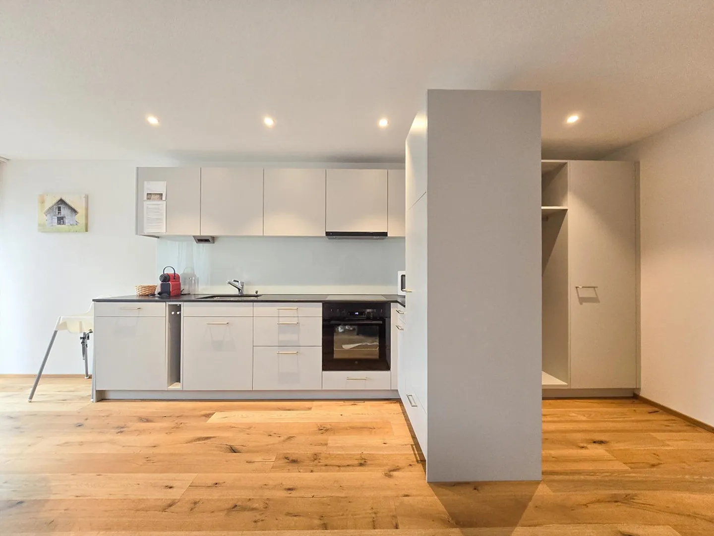 Appartement moderne 2.5 pièces avec balcon et belle vue à Kandergrund - Photo 7 sur 21