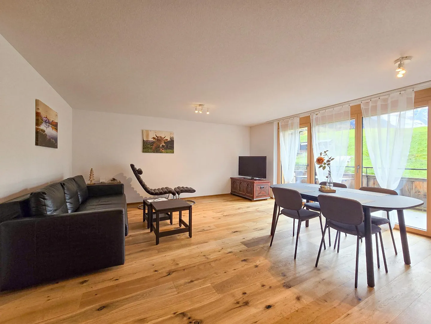 Appartement moderne 2.5 pièces avec balcon et belle vue à Kandergrund - Photo 10 sur 21