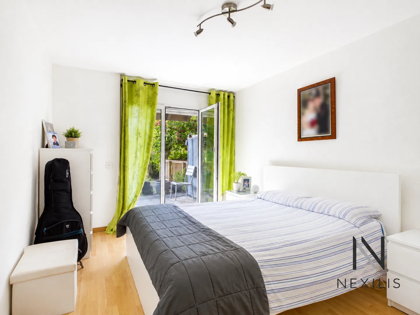 3,5 locali con giardino, balcone e 2 posti auto - Foto 7 di 9