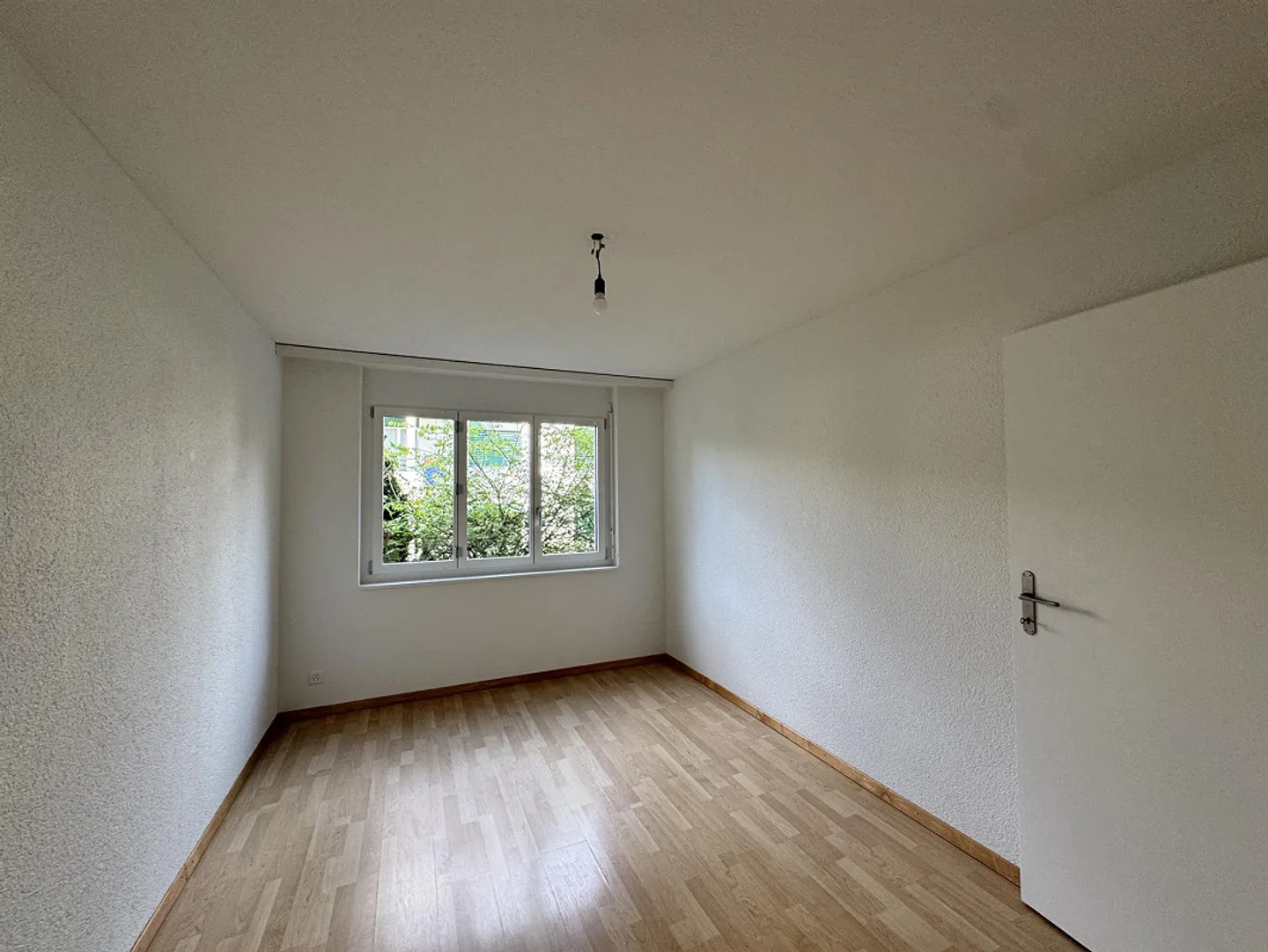 Grosszügige Wohnung mit Grünblick - Foto 2 von 8