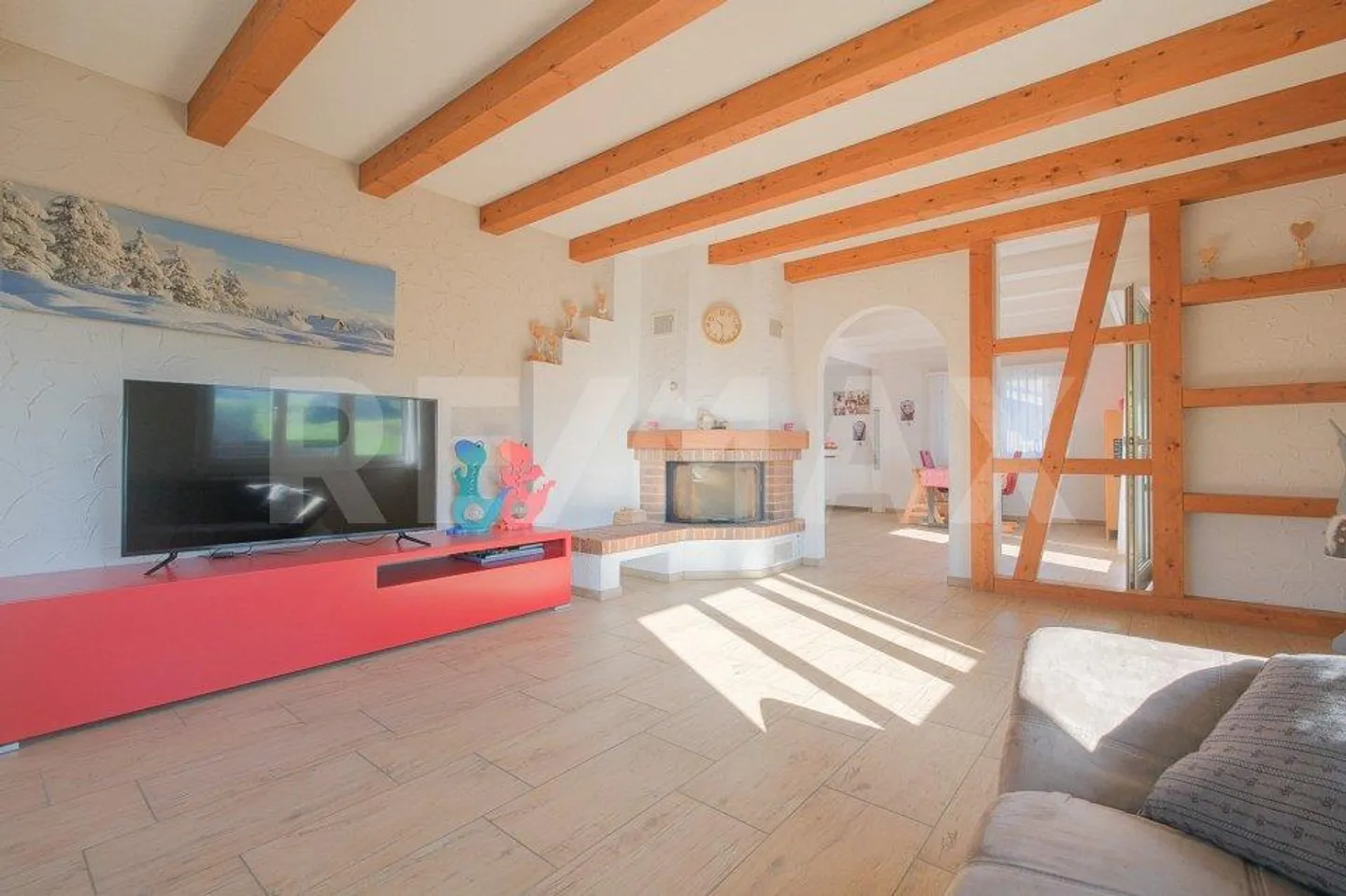 Stylish 5.5 Room Single-Family House: Sunny & Family-Friendly - Photo 2 of 13