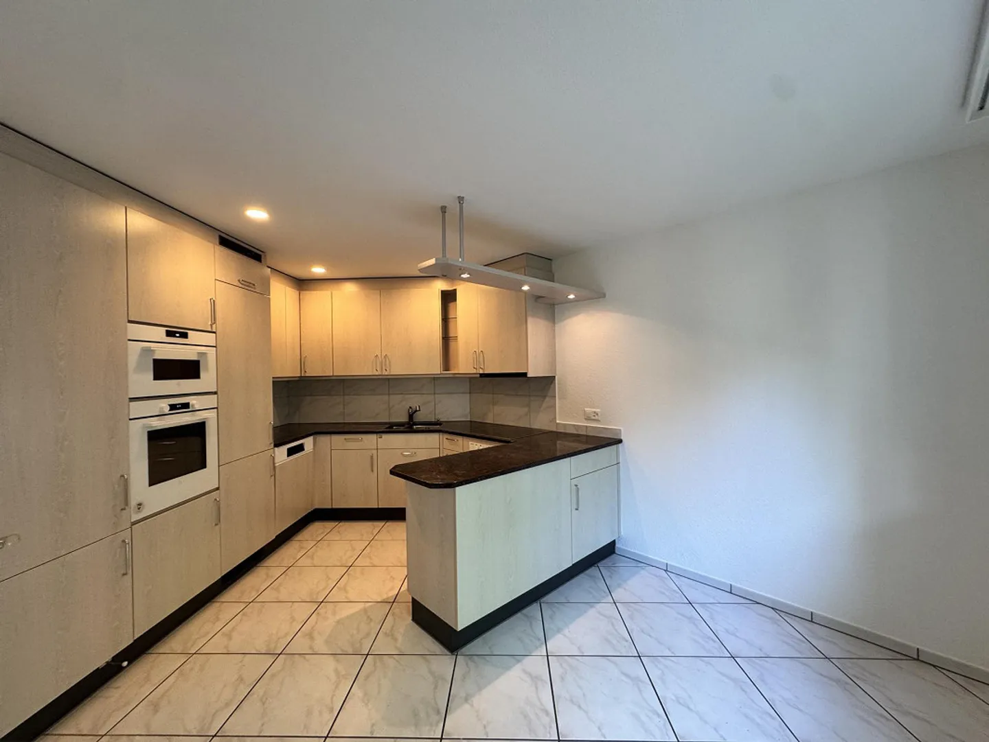 Grosszügige Wohnung mit Grünblick - Foto 4 von 8