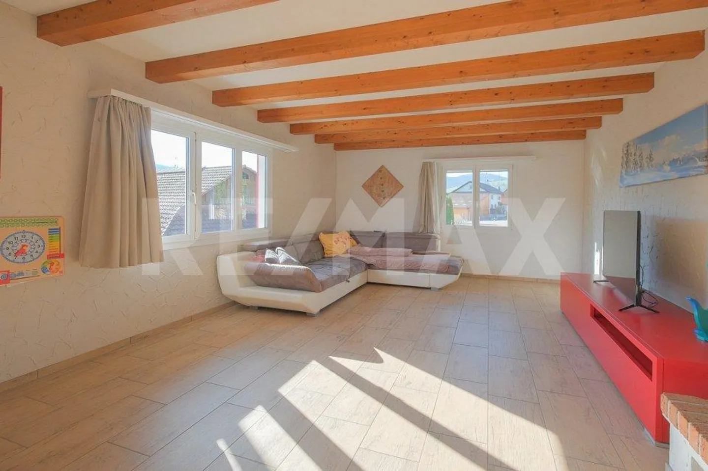 Stylish 5.5 Room Single-Family House: Sunny & Family-Friendly - Photo 3 of 13