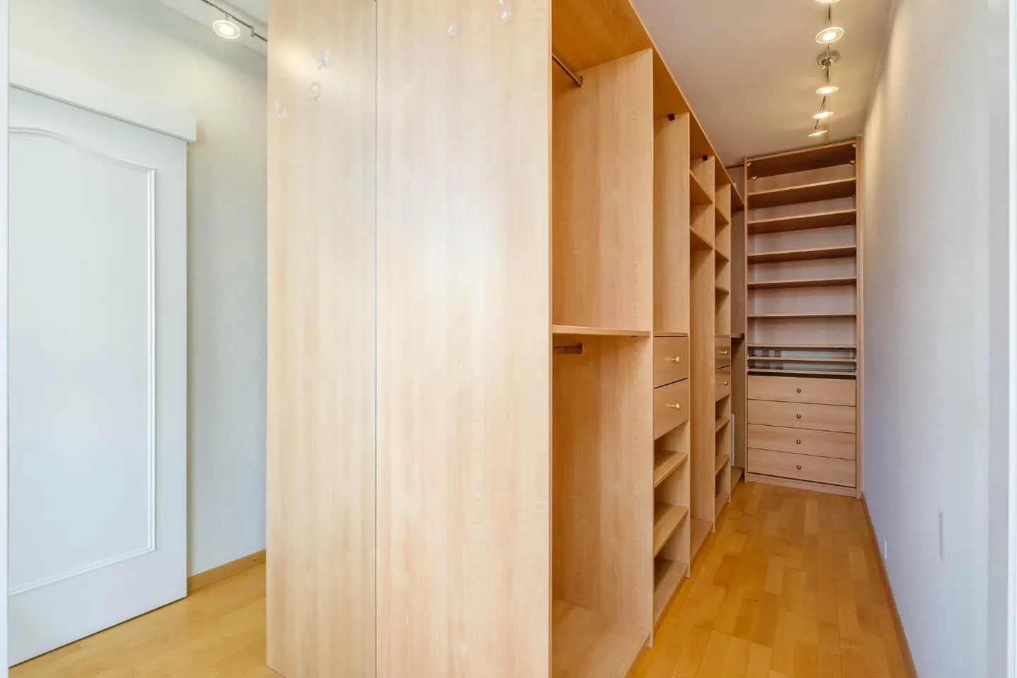 6.5 Room Apartment - Photo 9 of 10