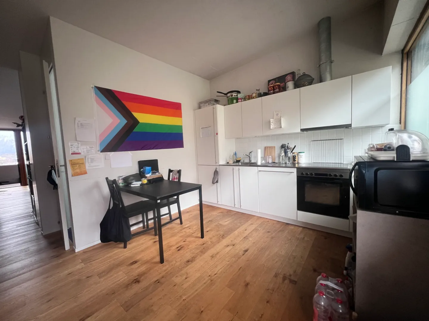 Studio apartment for rent on the top floor - Photo 3 of 6