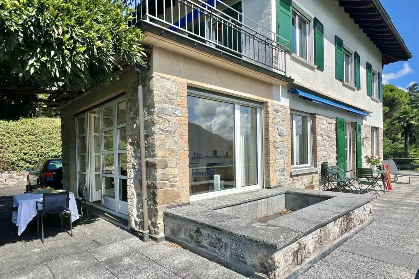 Large villa with stunning lake views for those who love to enjoy life - Photo 11 of 30