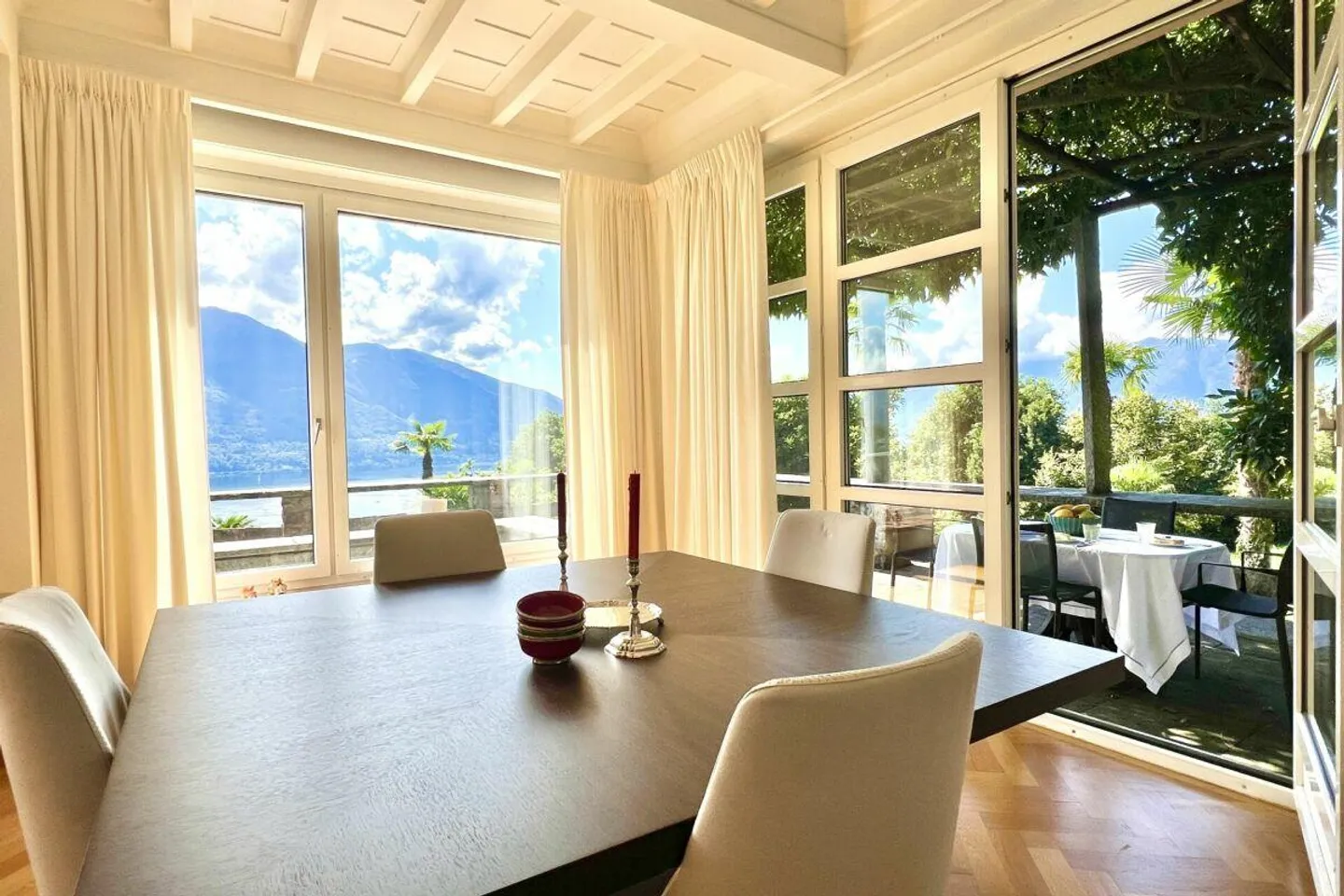 Large villa with stunning lake views for those who love to enjoy life - Photo 9 of 30