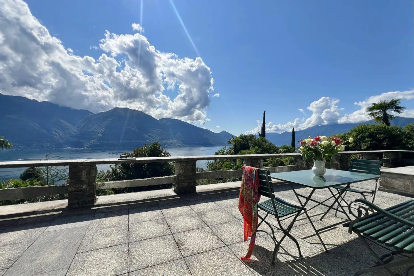 Large villa with stunning lake views for those who love to enjoy life - Photo 13 of 30