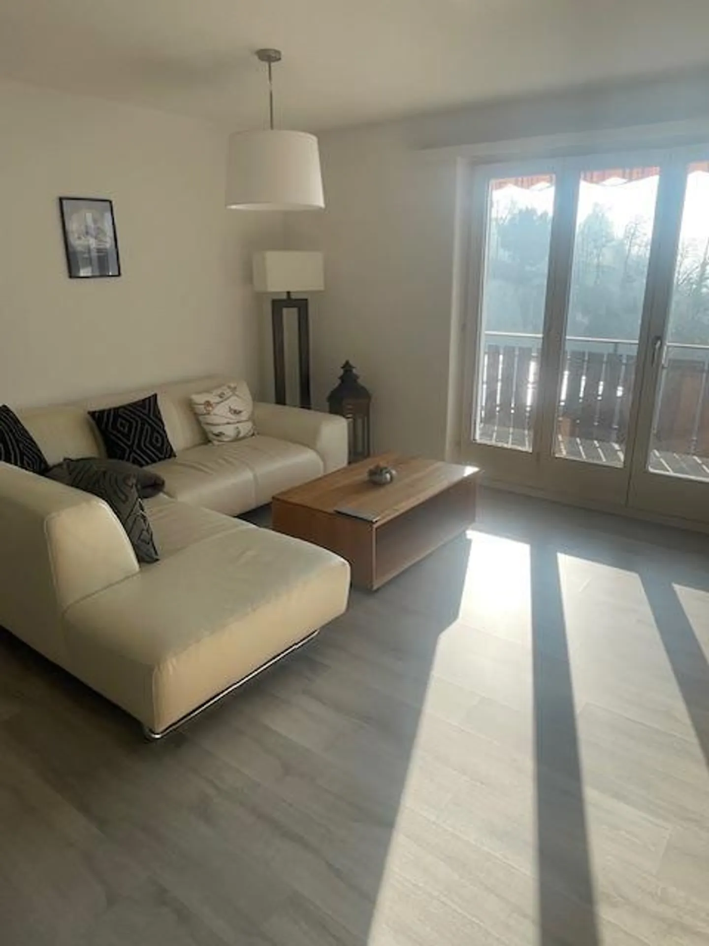 Charmante Wohnung mit Seesicht - Foto 3 von 7