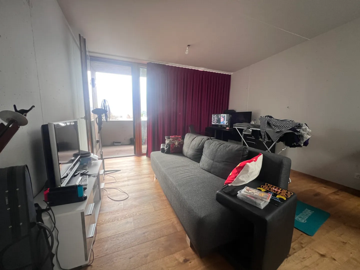 Studio apartment for rent on the top floor - Photo 5 of 6