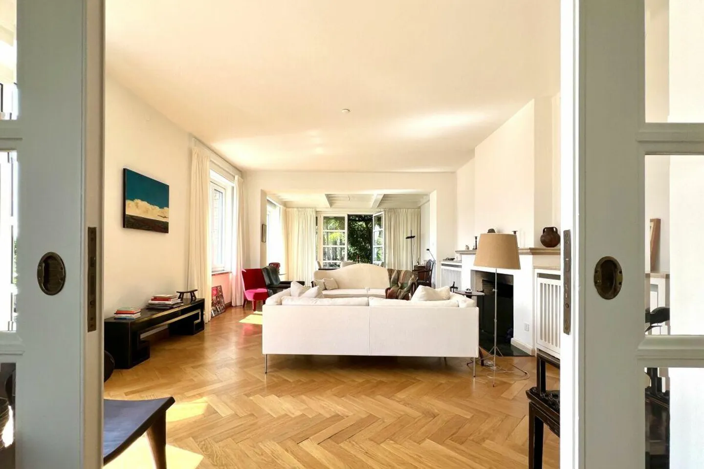 Large villa with stunning lake views for those who love to enjoy life - Photo 22 of 30