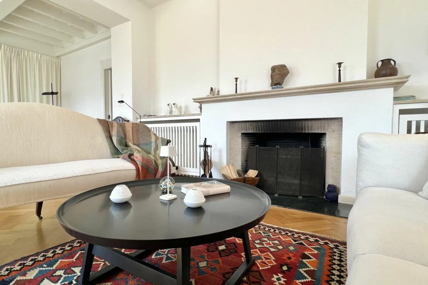 Large villa with stunning lake views for those who love to enjoy life - Photo 23 of 30