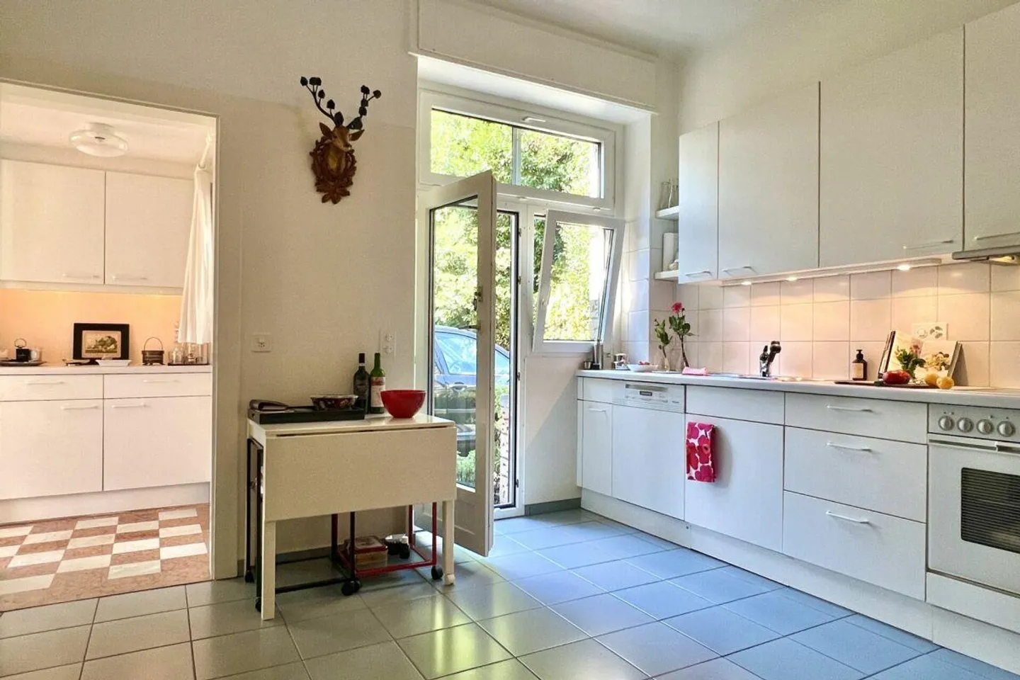 Large villa with stunning lake views for those who love to enjoy life - Photo 24 of 30