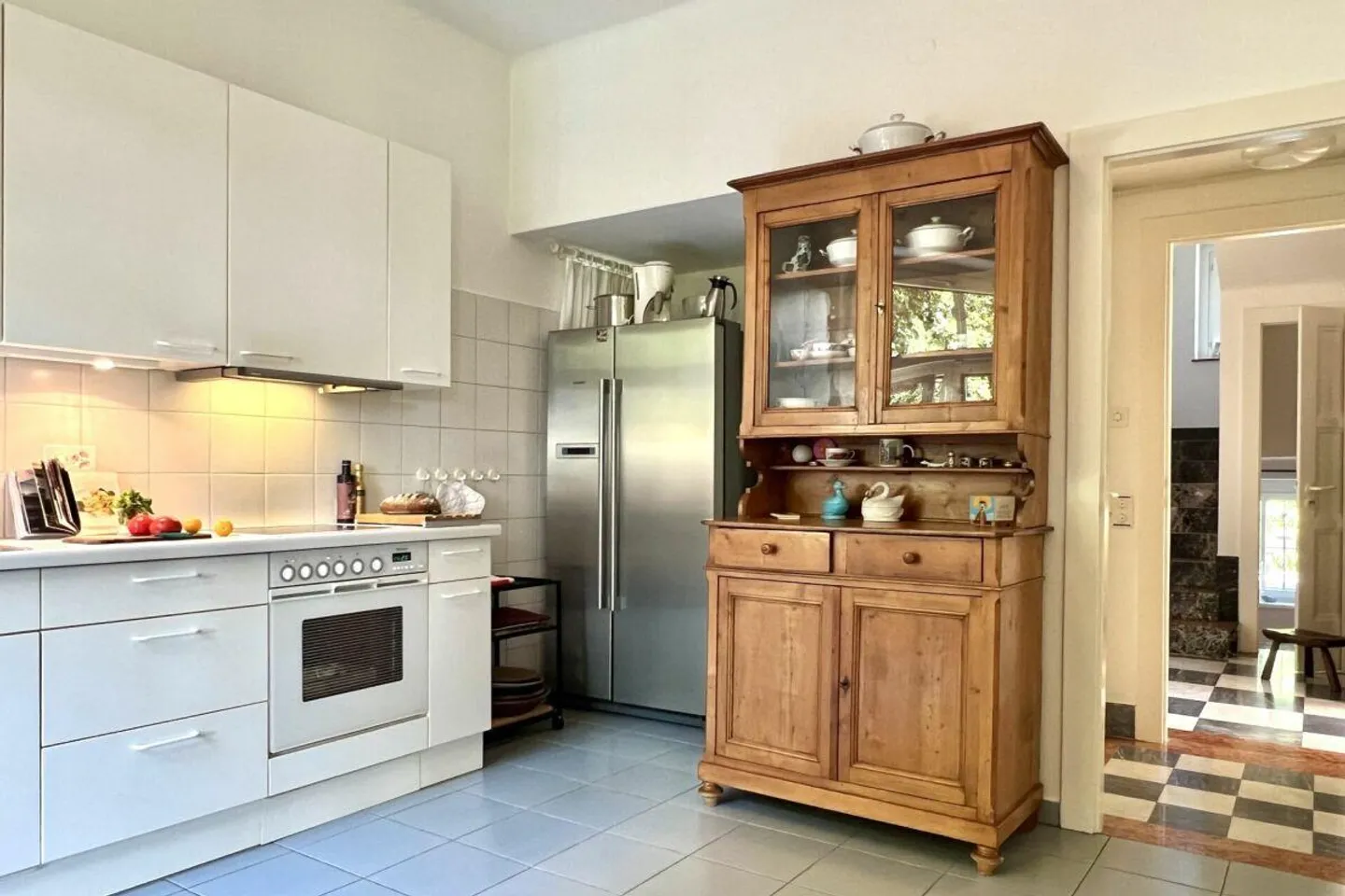 Large villa with stunning lake views for those who love to enjoy life - Photo 25 of 30