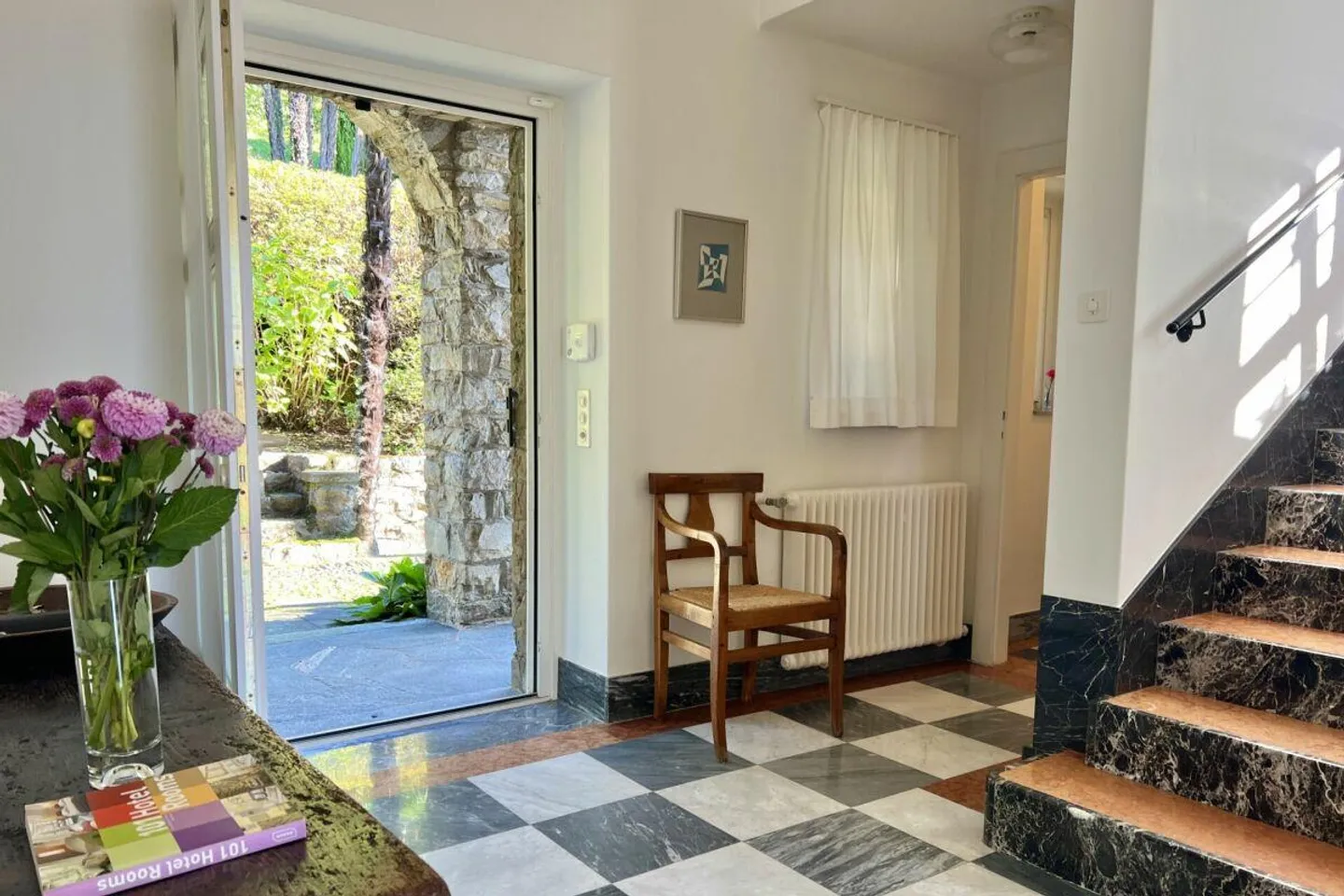 Large villa with stunning lake views for those who love to enjoy life - Photo 26 of 30