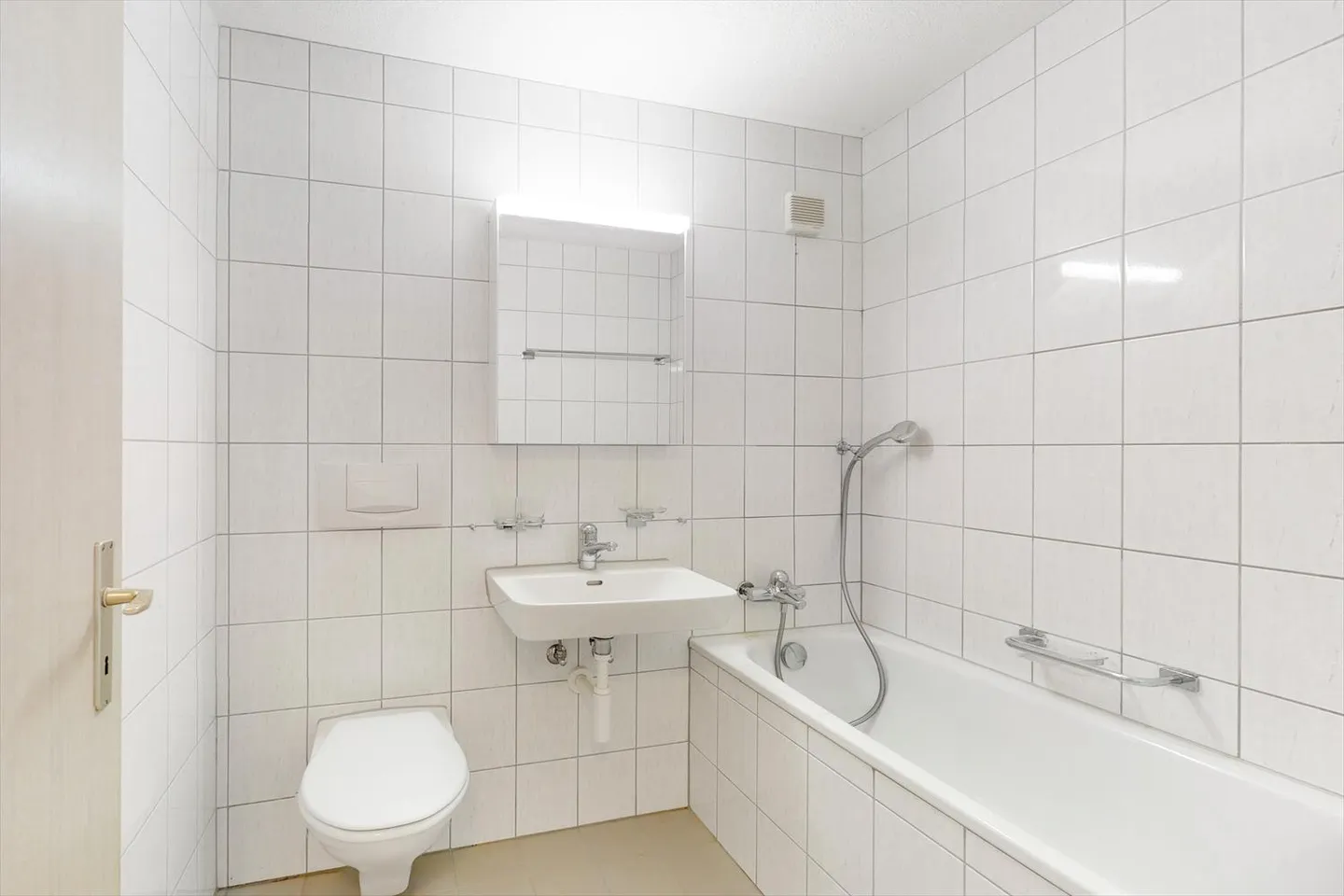 Appartement avec coin salon dans le jardin - Photo 3 sur 5