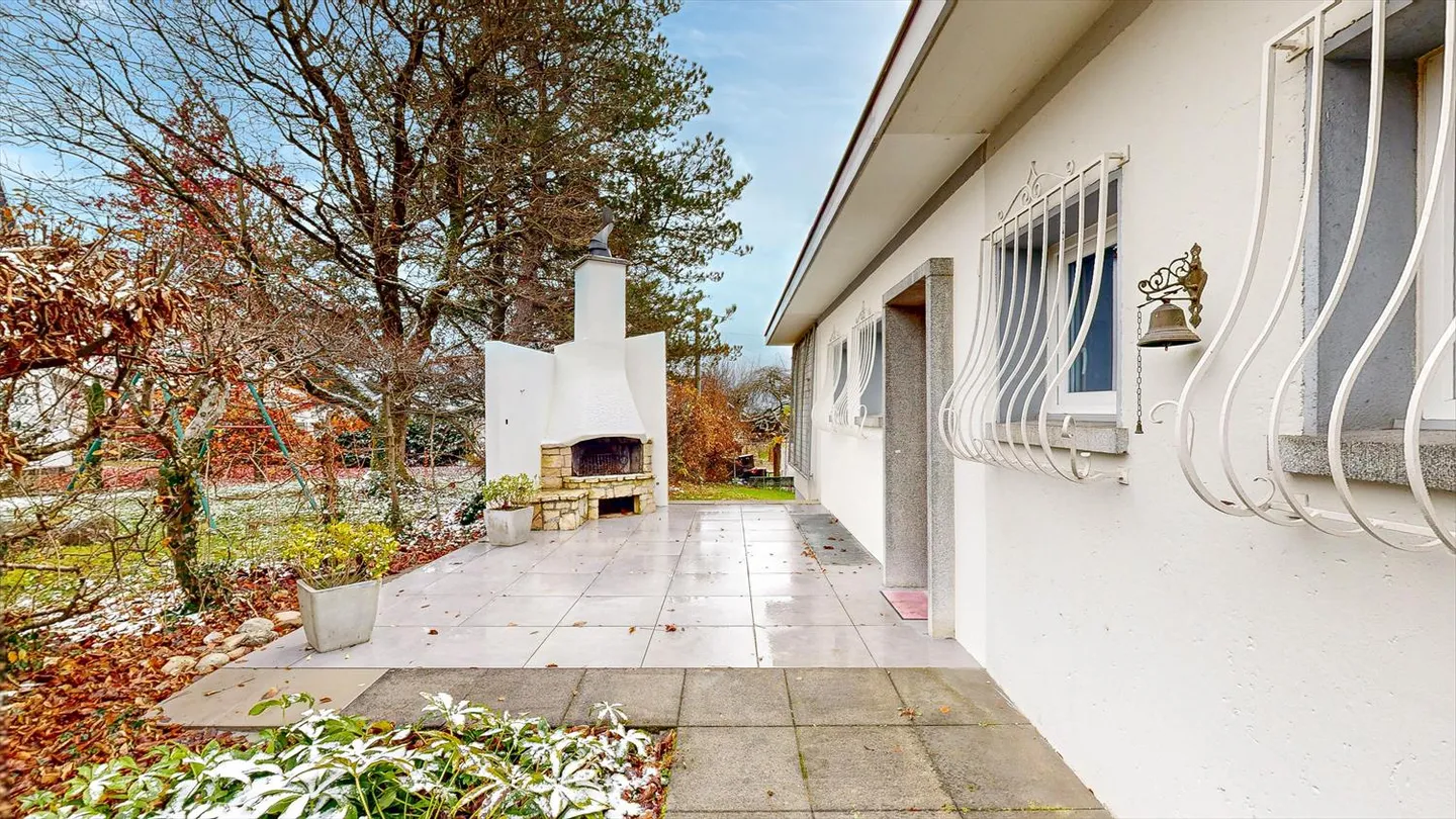 Spacieuse maison de 7 pièces à Delémont - Photo 8 sur 9