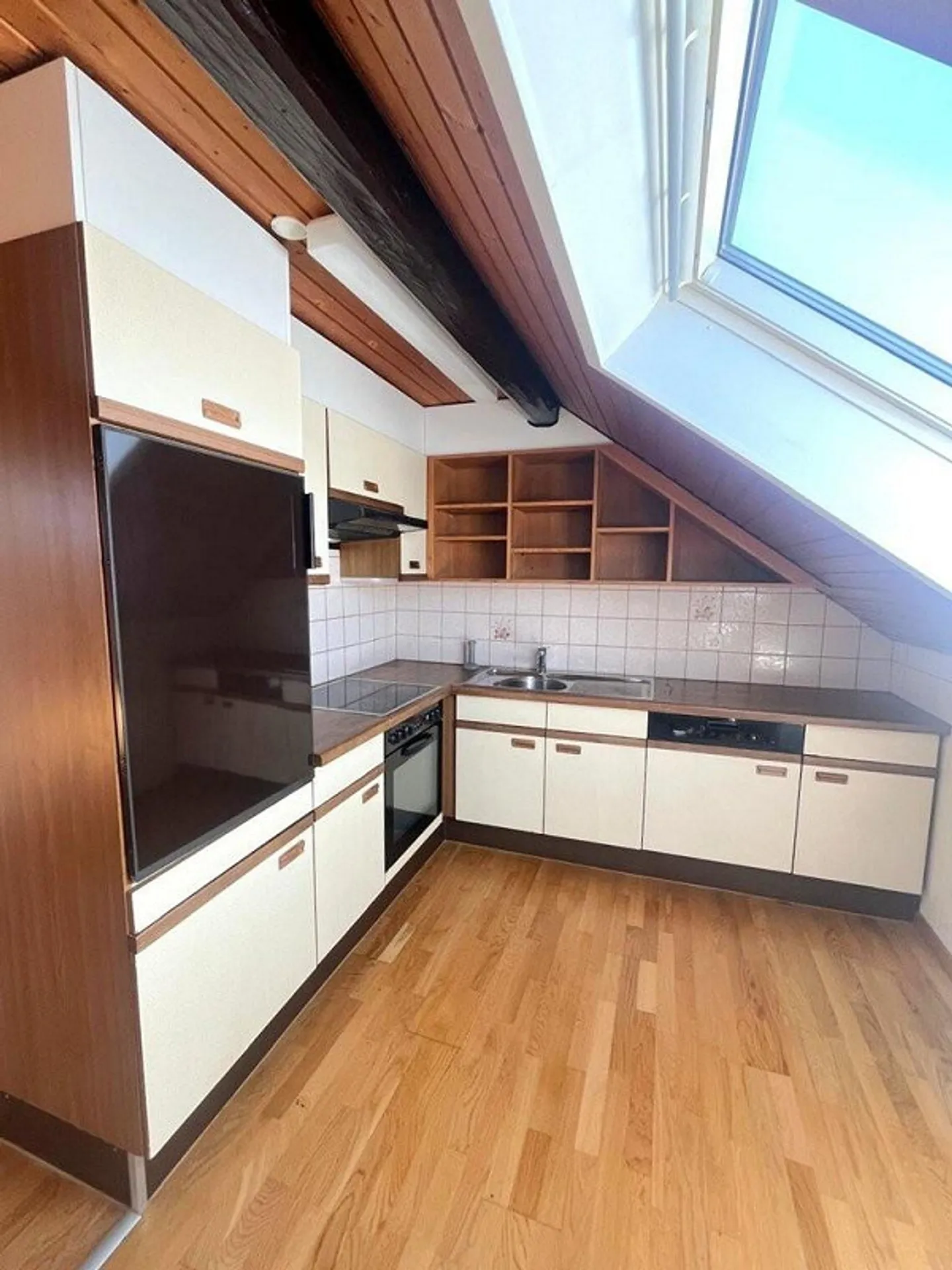 Charming, affordable attic apartment - Photo 2 of 6