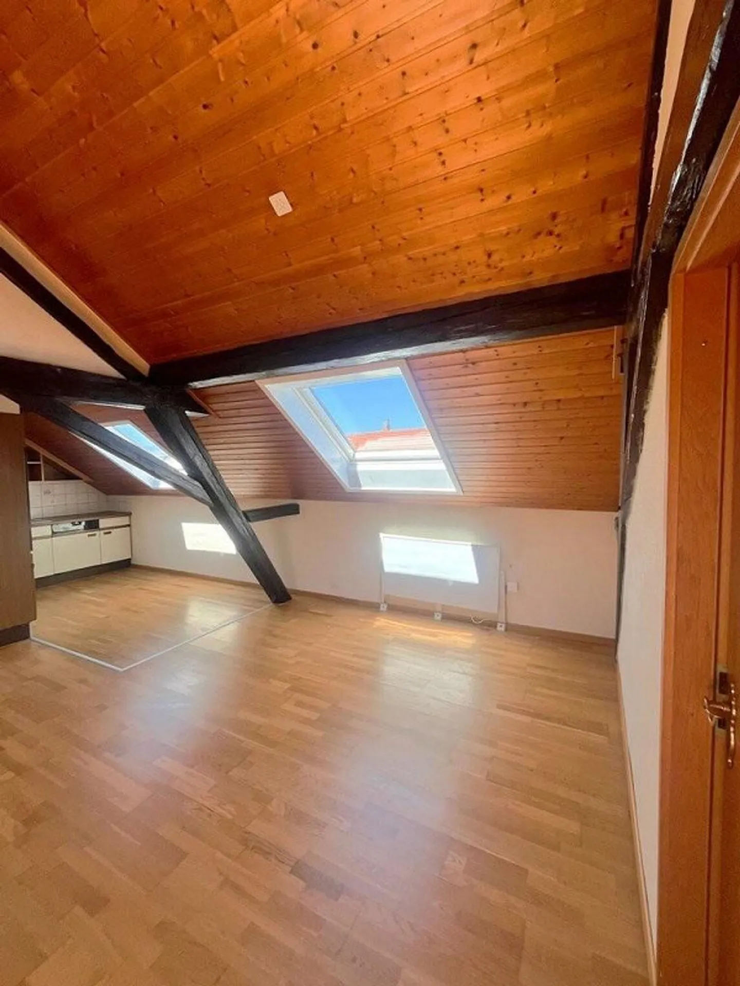Charming, affordable attic apartment - Photo 3 of 6
