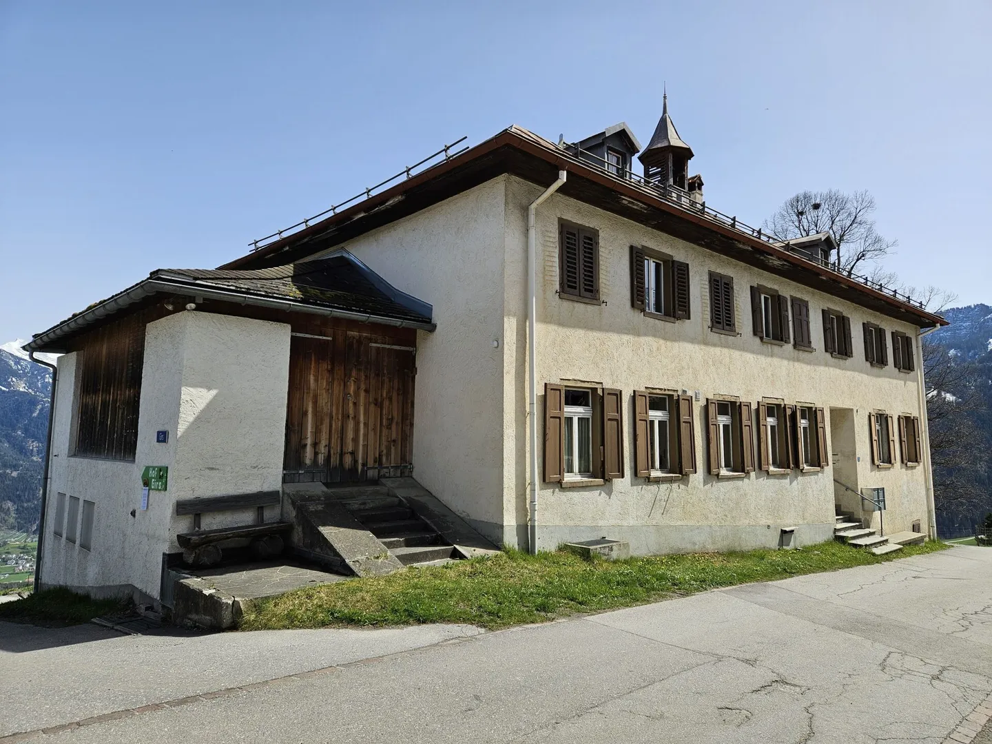 6.5-Zimmerwohnung im historischen Türmlihaus - Foto 1 von 3