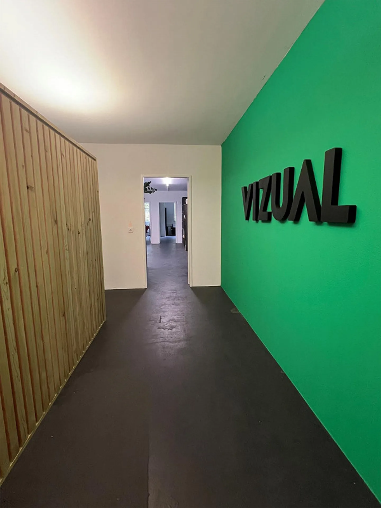 Helle und zeitgemässe Bürofläche an zentraler Lage in Luzern - Foto 2 von 8