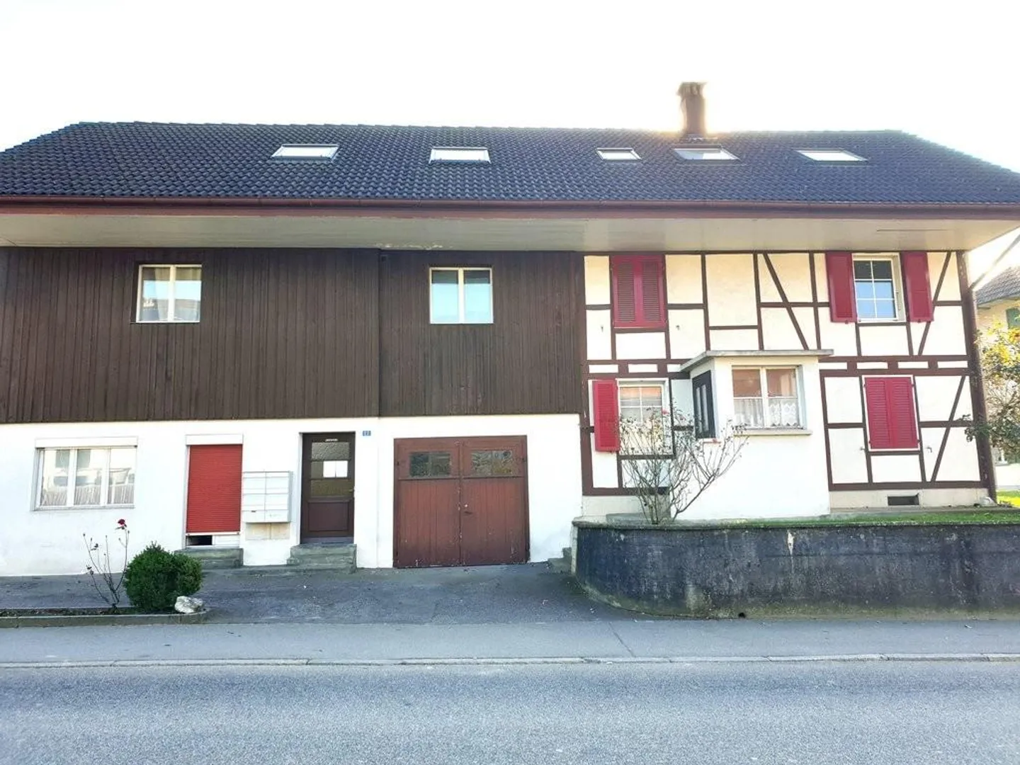 Charming, affordable attic apartment - Photo 1 of 6