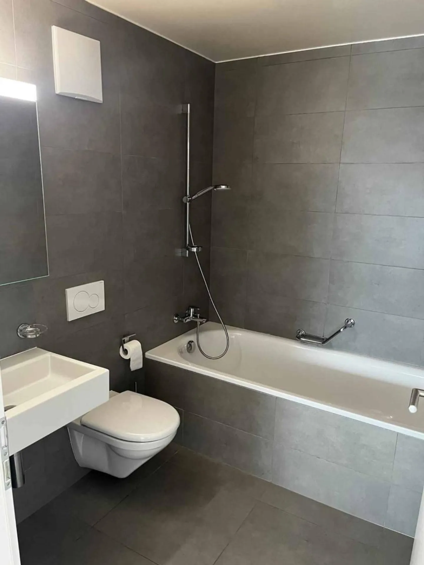 Esclusivo - Ampia e luminosa casa a schiera duplex con 3,5 camere e vista parziale sul lago - Foto 7 di 10