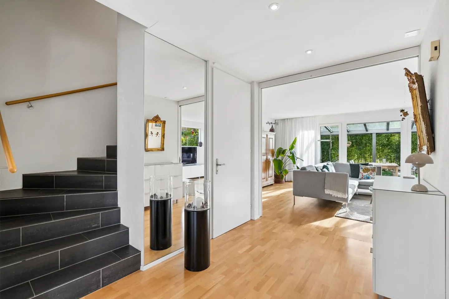 Vielseitige 7.5 Zimmer-Doppelhaus - Foto 7 von 15