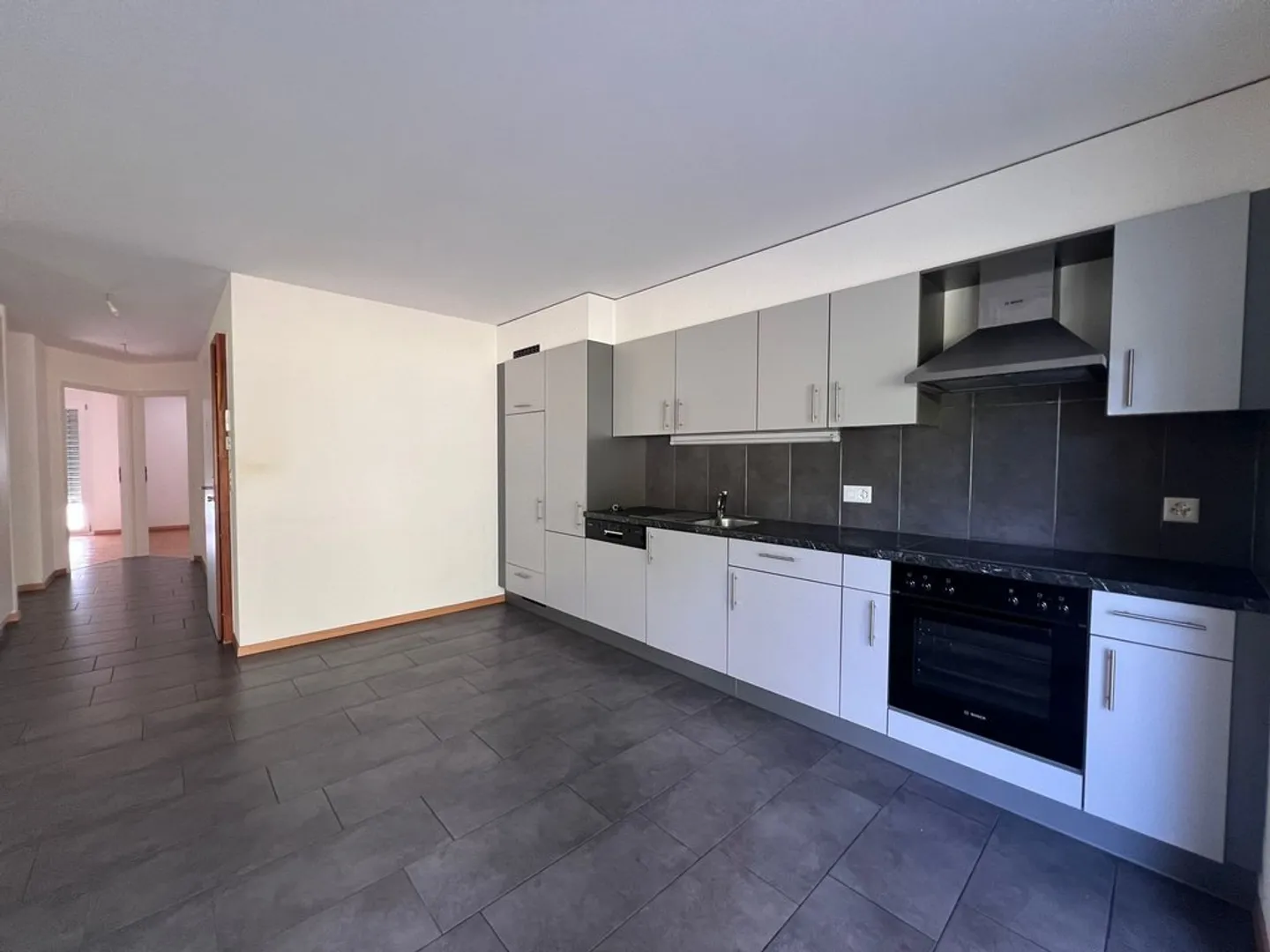 Appartement spacieux 4.5 pièces - Photo 3 sur 11