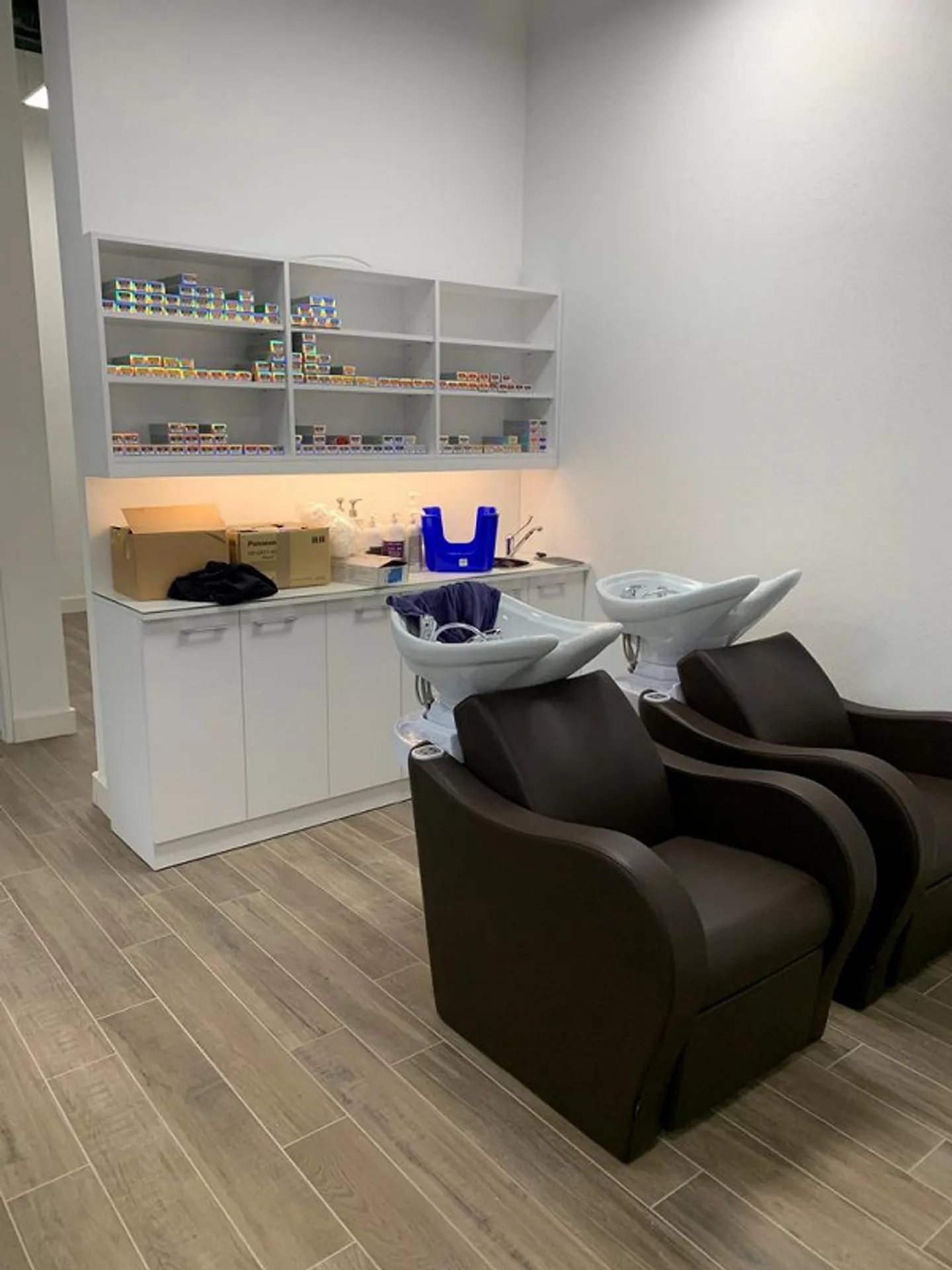 Subtenant for Hair Salon and Customer Base - Photo 2 of 7