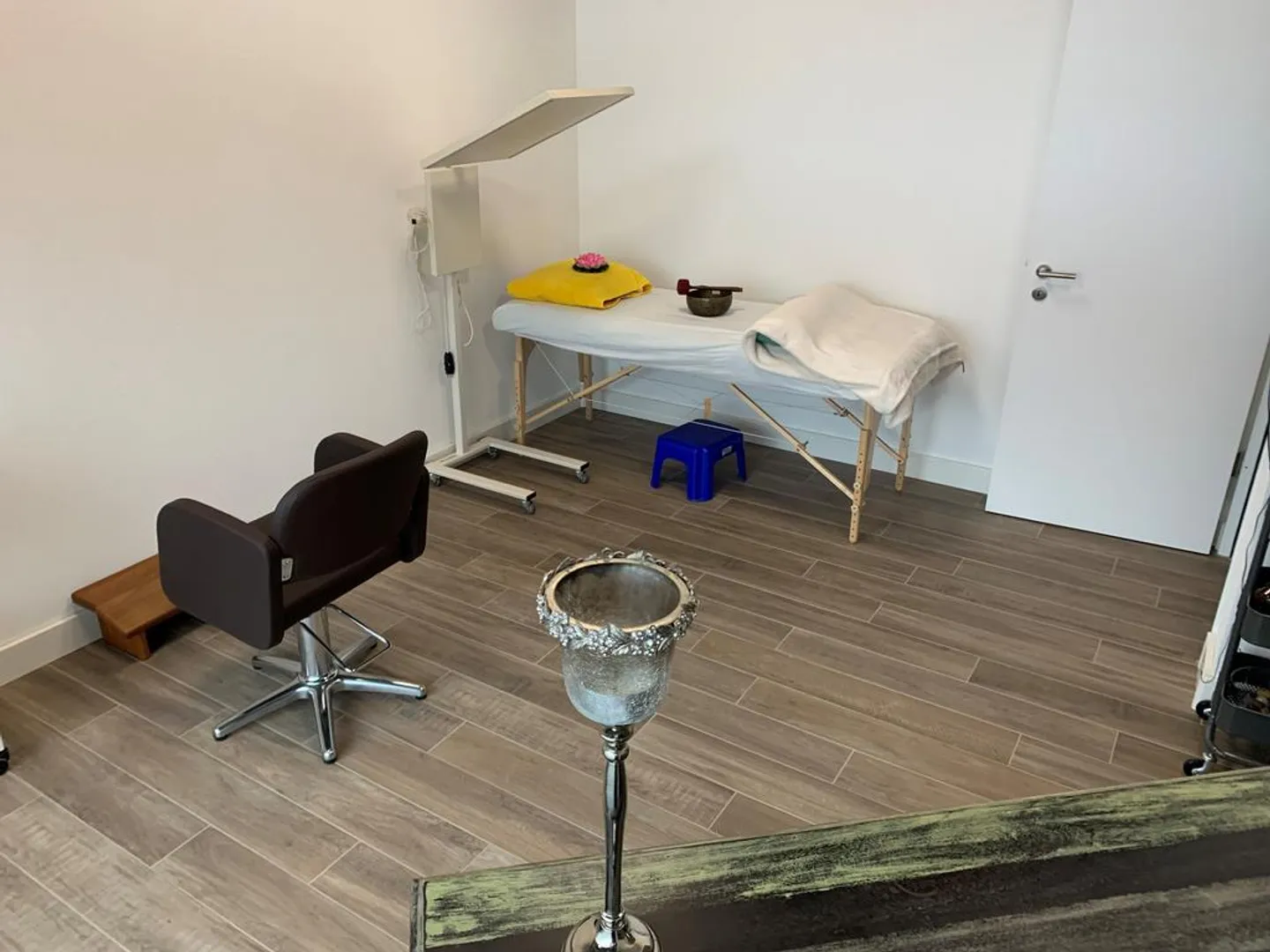 Subtenant for Hair Salon and Customer Base - Photo 5 of 7