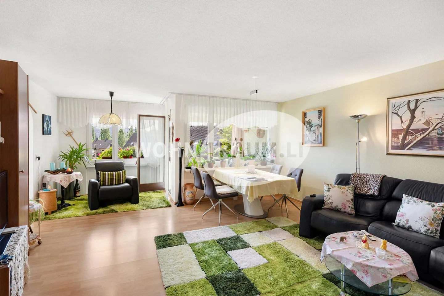 Bright 3½-room condominium with 2 balconies - Photo 1 of 13
