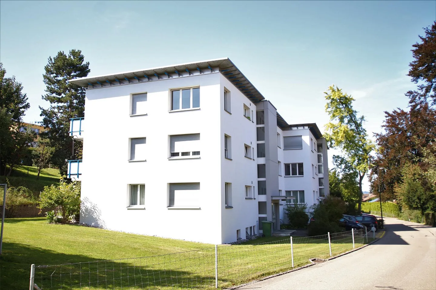 Appartement de 2,5 pièces au rez-de-chaussée - Photo 1 sur 6