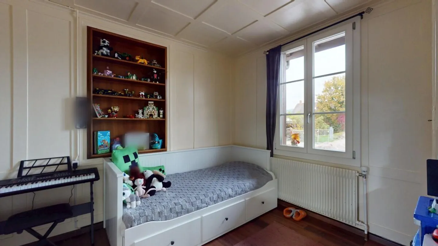 Two-family house with large garden - Photo 8 of 15