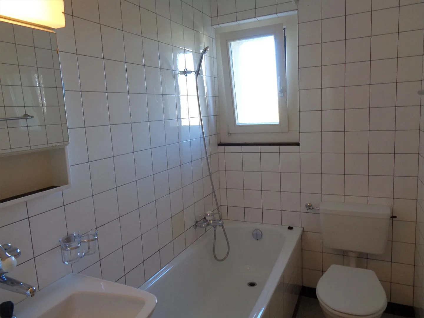 Appartement de 2,5 pièces au rez-de-chaussée - Photo 3 sur 6