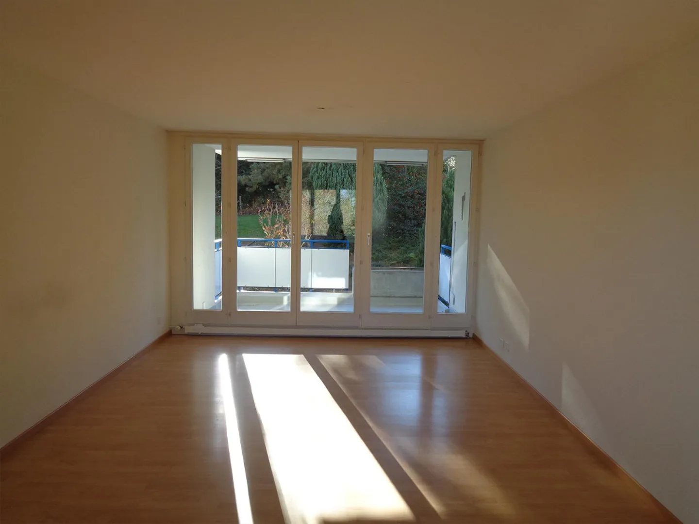 Appartement de 2,5 pièces au rez-de-chaussée - Photo 4 sur 6
