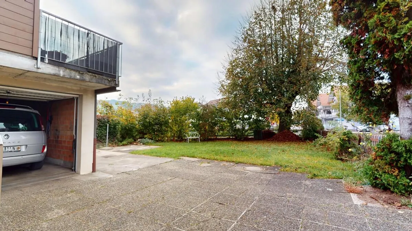 Two-family house with large garden - Photo 5 of 15