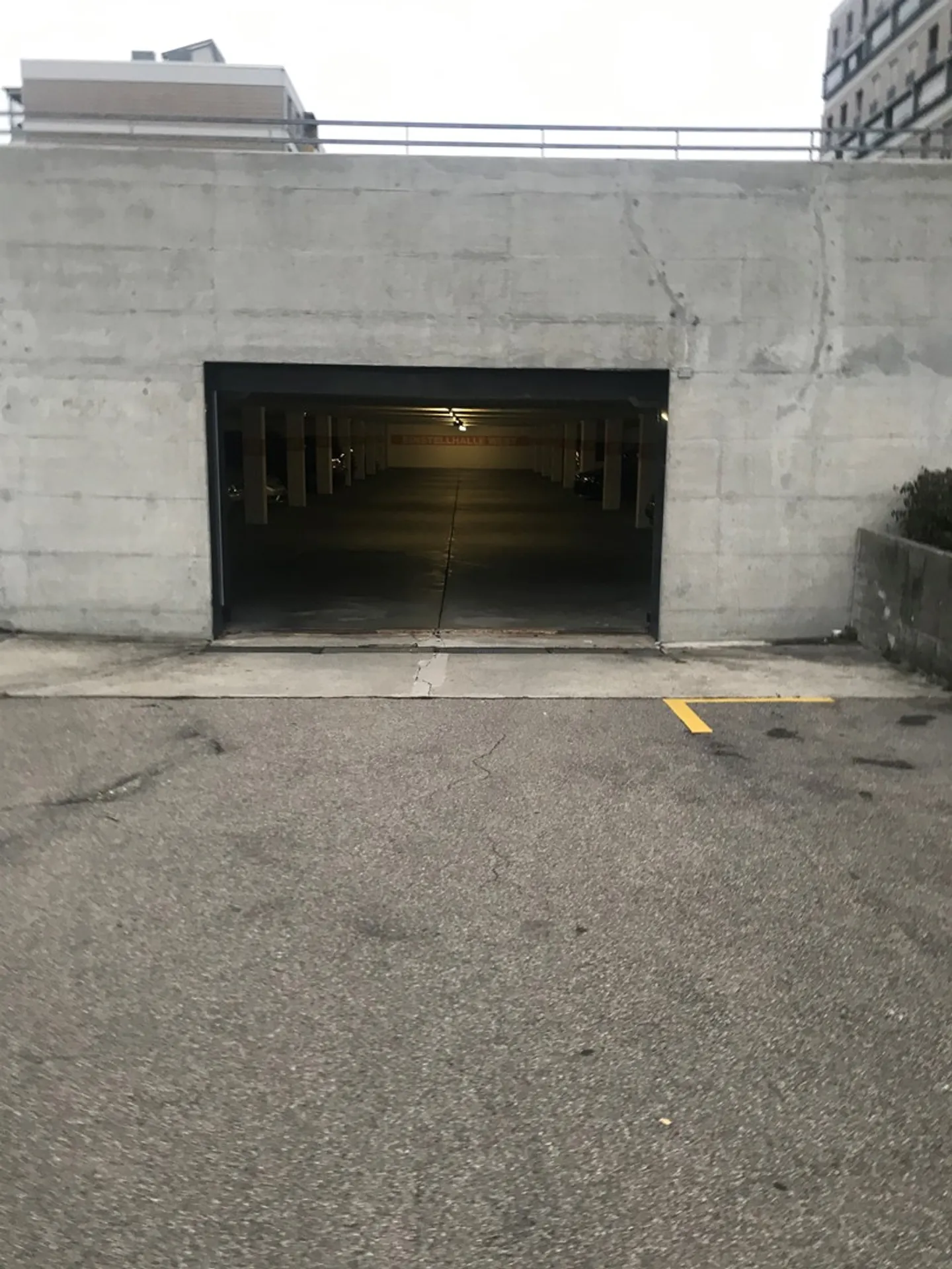 Parcheggio esterno in affitto - Foto 3 di 4