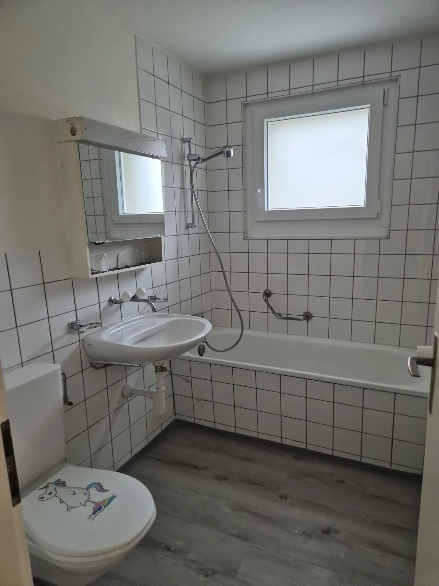 1 mois gratuit - appartement 4.5 pièces récemment rénové, 3ème étage - Photo 3 sur 9