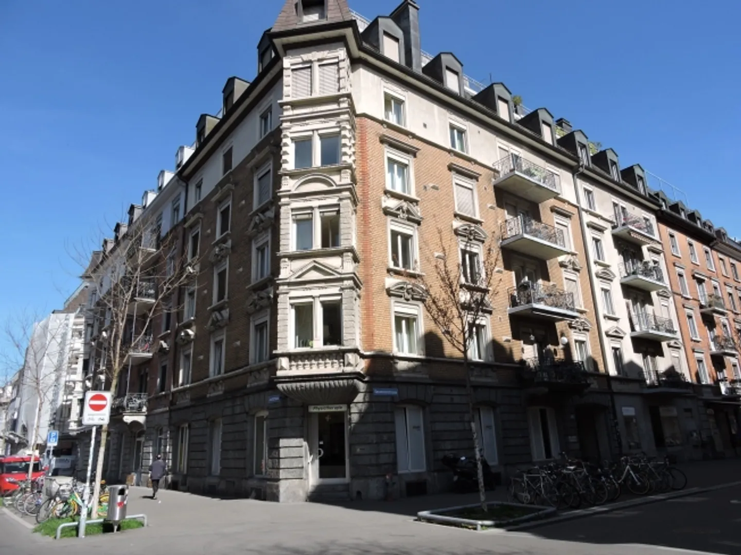 Limited until 31.03.2026 - Attractive retail space in the trendy district Kreis 5 - Photo 1 of 8