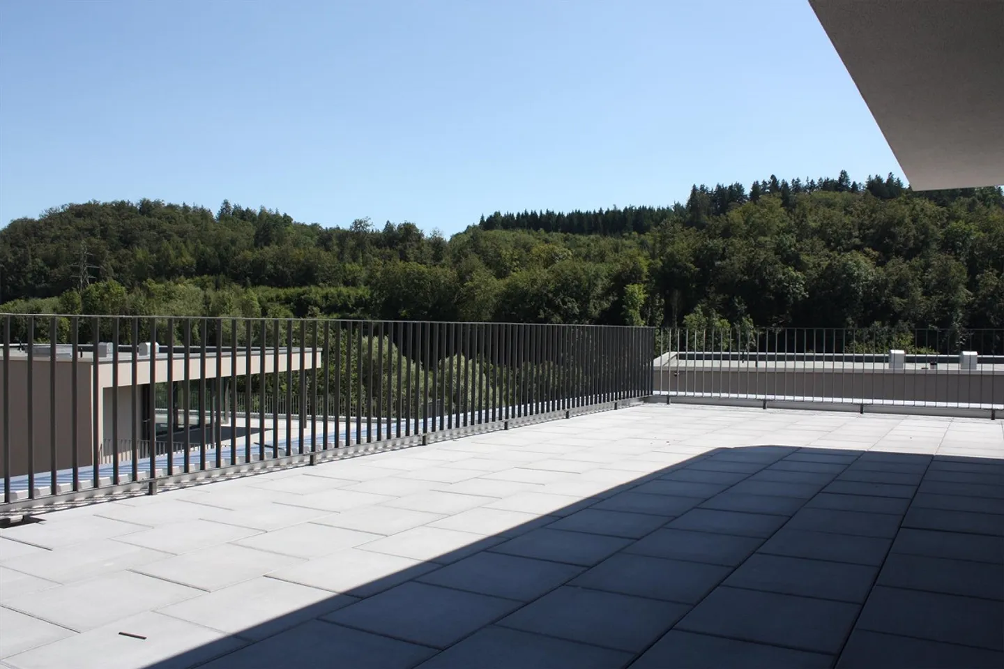 Modern 2.5-room penthouse apartment in Herrenschwanden - Photo 7 of 11