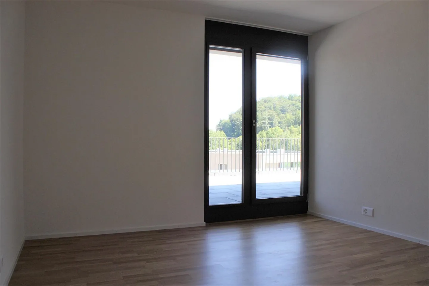 Modern 2.5-room penthouse apartment in Herrenschwanden - Photo 8 of 11