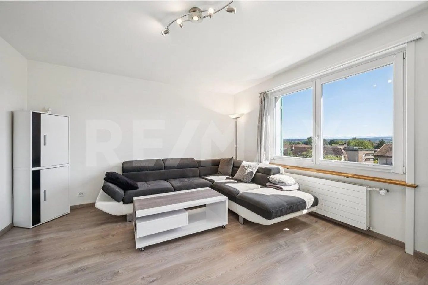 Renovated single to two-family house in the center of Orpund - Photo 5 of 13