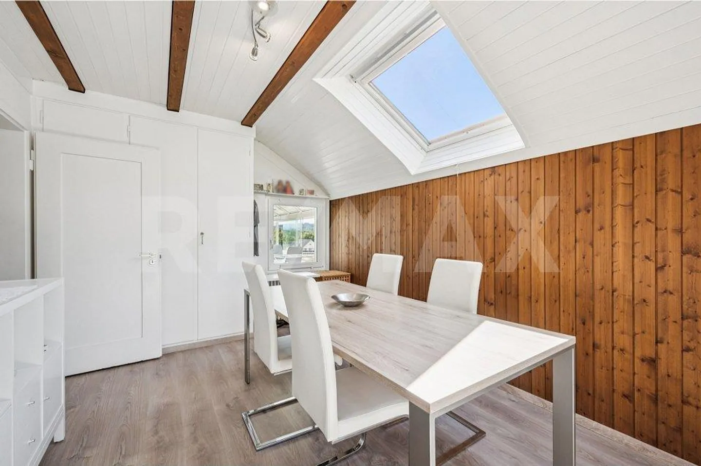 Renovated single to two-family house in the center of Orpund - Photo 7 of 13