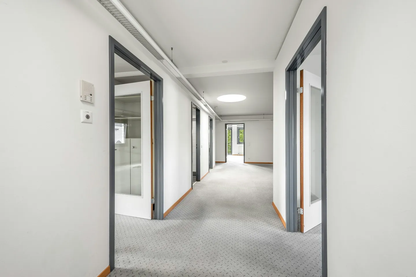 Spazio ufficio in affitto - Foto 3 di 13