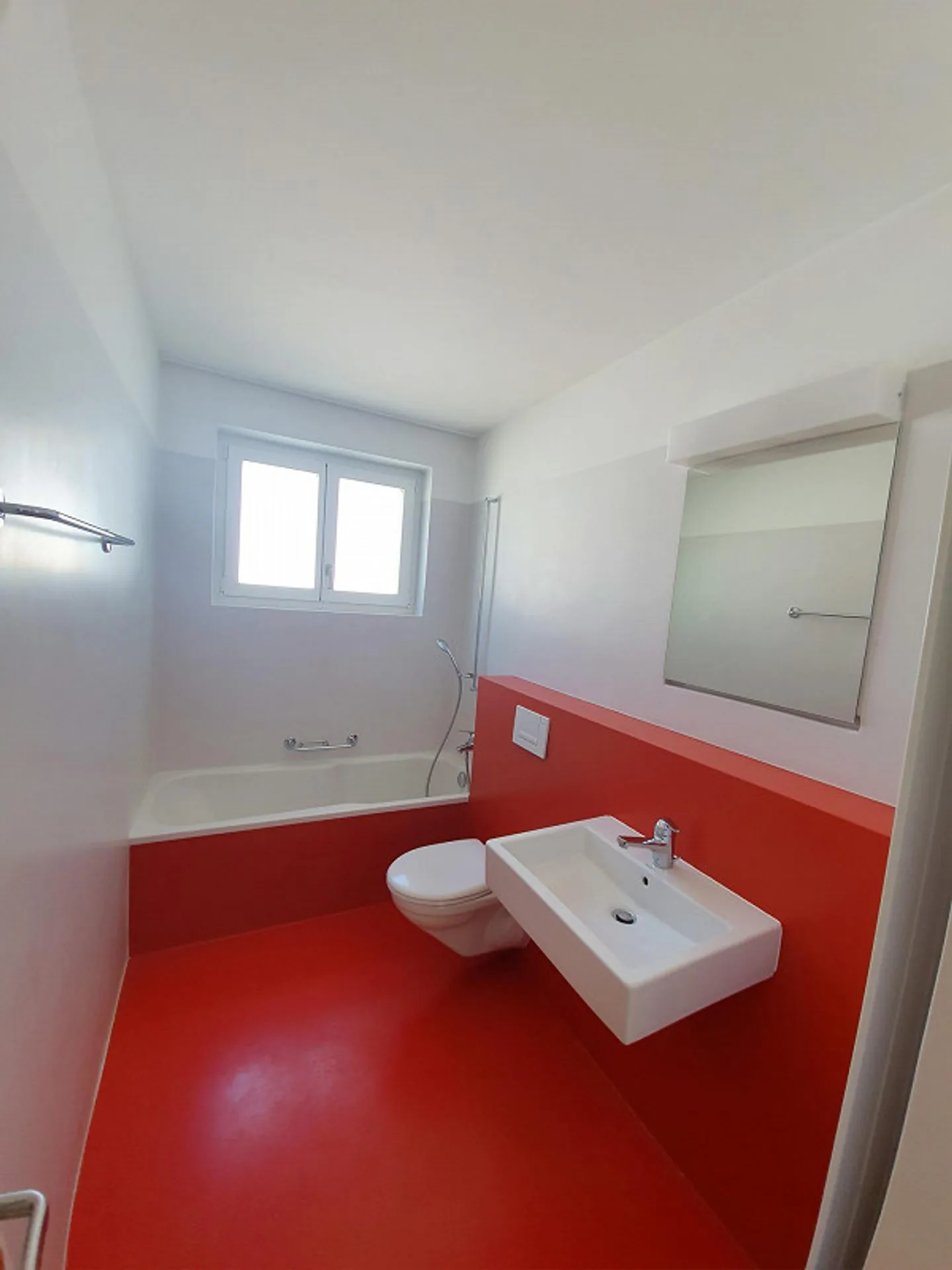 Appartamento luminoso in una posizione centrale - Foto 4 di 10