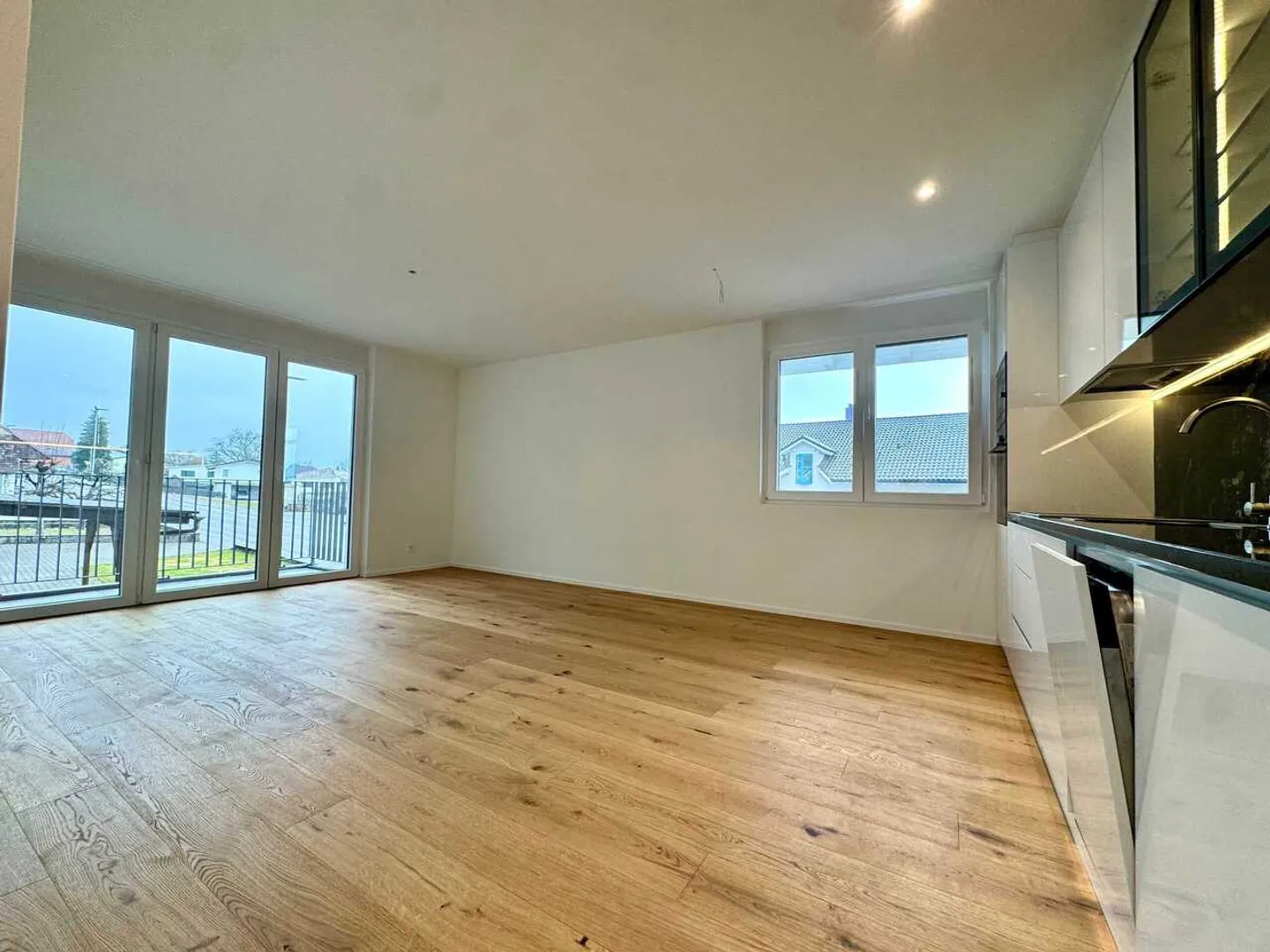 Appartement moderne avec balcon - Photo 1 sur 13